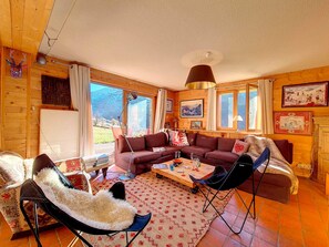 Fernseher, Kamin