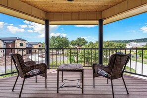 Terrace/patio - NO bunk beds | Golf course & hill country views, private swimming pool, huge outdoor kitchen (Concan)