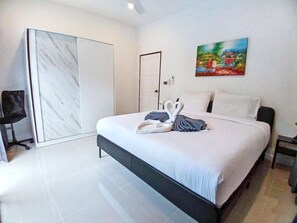 2 bedrooms, iron/ironing board, WiFi, bed sheets