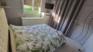 1 chambre, fer et planche à repasser, Wi-Fi, draps fournis