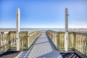 Property grounds - Ashworth 1605 | Oceanfront Four Bedroom Condo (North Myrtle Beach)