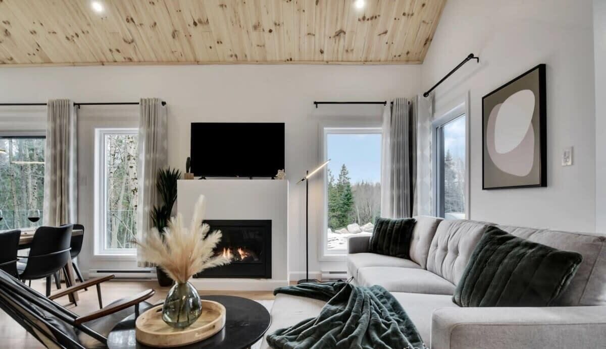 TV, fireplace, offices