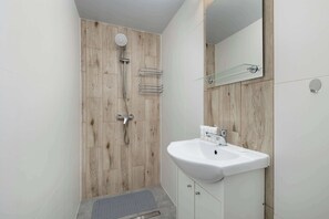 Dusche, Haartrockner, Shampoo