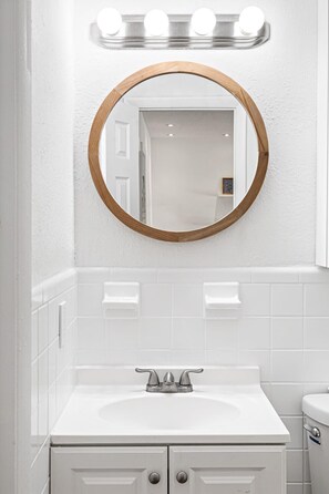 Douche, sèche-cheveux