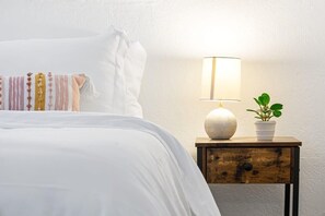 2 habitaciones, tabla de planchar con plancha, wifi y ropa de cama