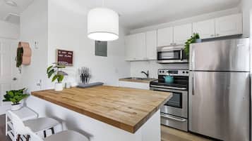 冰箱、炉灶、茶具/咖啡用具、厨具/餐具