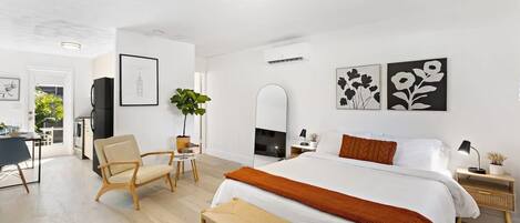 Desk, iron/ironing board, travel crib, WiFi