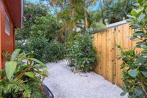 Property grounds - Fresh Studio Apartment – Private Comfort (Fort Lauderdale)