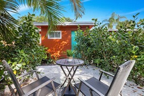 Terrace/patio - Fresh Studio Apartment – Private Comfort (Fort Lauderdale)