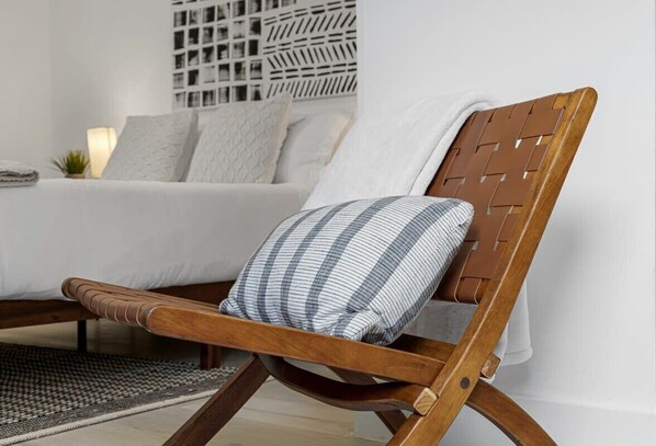 Desk, iron/ironing board, travel cot, WiFi - Fresh Studio Apartment – Private Comfort (Fort Lauderdale)