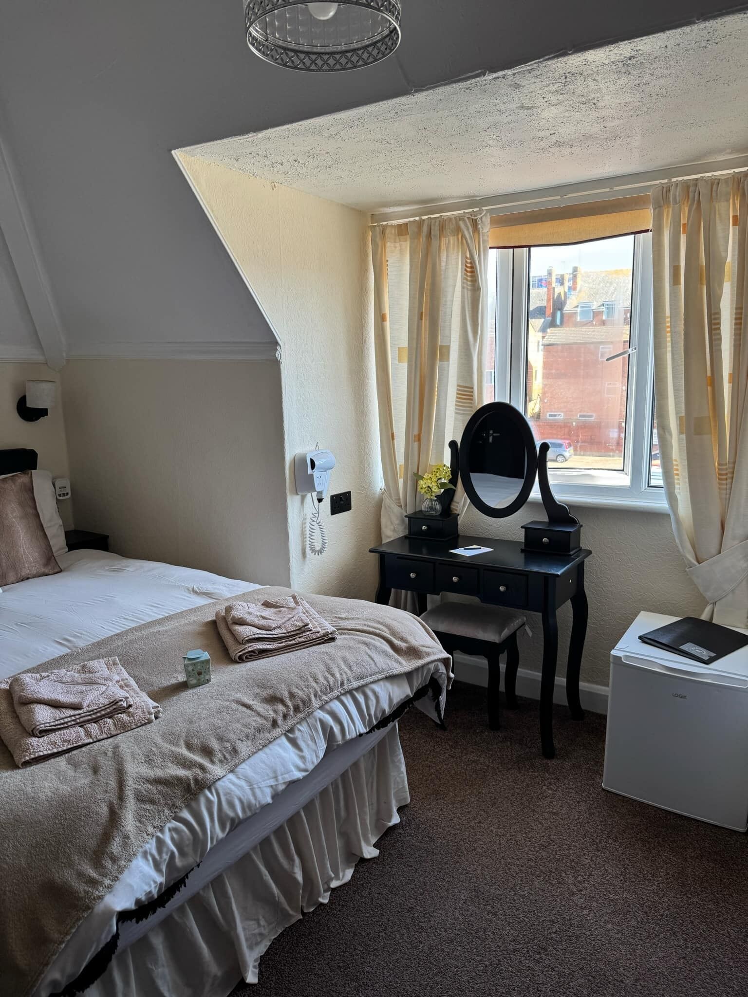 Comfort Room, Multiple Beds, Garden View | Iron/ironing board, free WiFi, bed sheets