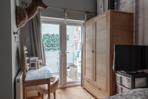 2 habitaciones, tabla de planchar con plancha y wifi gratis 