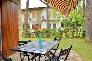 Villa, 2 habitaciones, balcón, vista al jardín | Terraza o patio