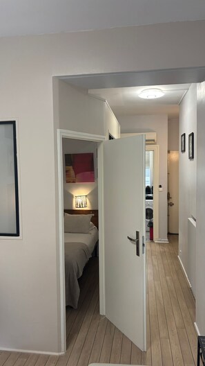1 chambre, fer et planche à repasser, lit parapluie, Wi-Fi gratuit