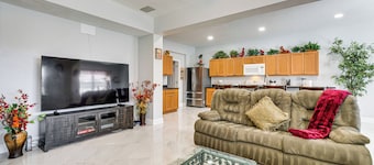 Spacious Kissimmee Villa w/ Private Pool & Hot Tub