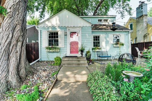 Chic Minneapolis Apt - 6 Blocks to Lake Nokomis!