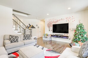 House (4 Bedrooms) | Interior