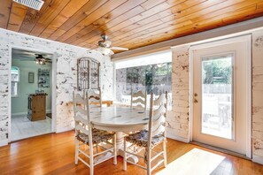 平房 (3 Bedrooms) | 住宿內部