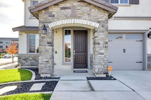 Stylish Lodi Wine Country Retreat w/ Private Patio