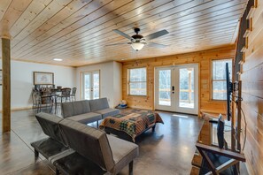 TV, peis og bordtennis