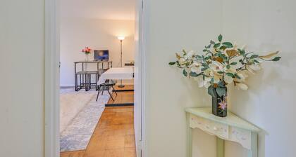 Cozy Bay Shore Condo Near Museums & Outdoor Rec!