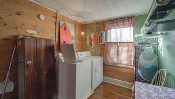 Cottage (2 Bedrooms) | Interior