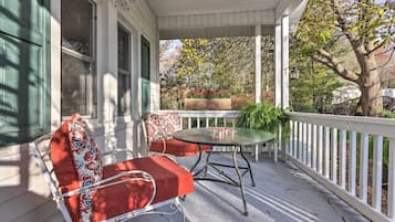 Cottage (2 Bedrooms) | Interior