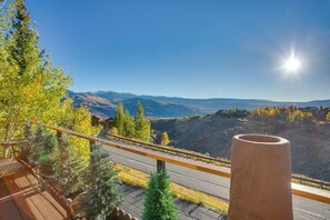 Apartment (2 Bedrooms) | Interior - Chic Colorado Escape w/ Balcony & Mountain Views! (Avon)