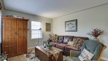 House (2 Bedrooms) | Interior