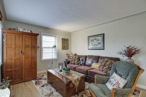 House (2 Bedrooms) | Interior - Welcoming Duluth Home ~ 2 Mi to Brighton Beach! (Duluth)