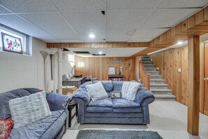 House (2 Bedrooms) | Interior