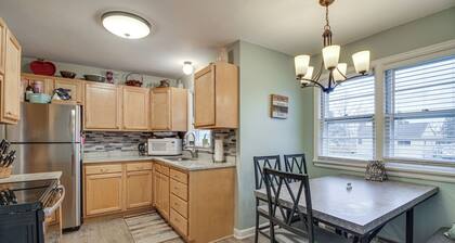 Welcoming Duluth Home ~ 2 Mi to Brighton Beach!