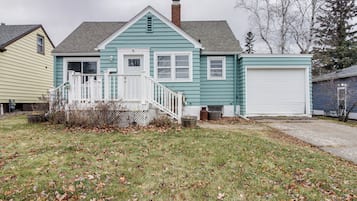 House (2 Bedrooms) | Front of property