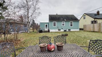 House (2 Bedrooms) | Interior