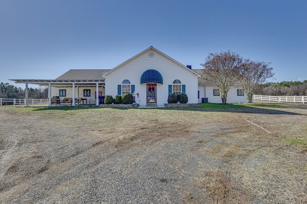 House (2 Bedrooms) | Front of property