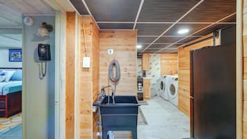 Apartment (0 Bedroom) | Interior