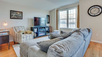 Apartment (3 Bedrooms) | Front of property