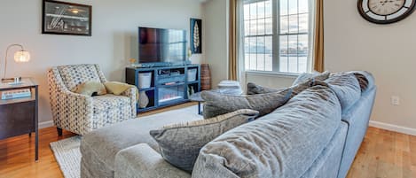 Apartment (3 Bedrooms) | Front of property