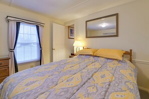 Interior - Quaint Lakemont Retreat: 1 Mi to Seneca Lake! (Dundee)