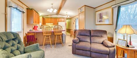 House (2 Bedrooms) | Interior