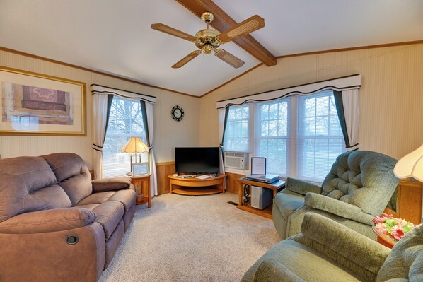 House (2 Bedrooms) | Interior