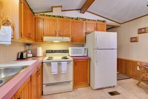 House (2 Bedrooms) | Interior