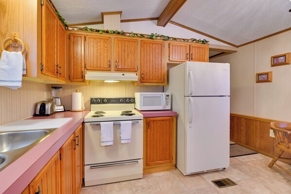 House (2 Bedrooms) | Interior