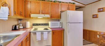 Cozy Lakemont Getaway, 11 Mi to Watkins Glen!