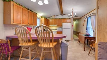 House (2 Bedrooms) | Interior
