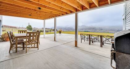 East Wenatchee Home ~ 2 Mi to Columbia River!