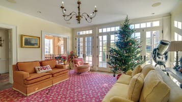 Villa (6 Bedrooms) | Interior