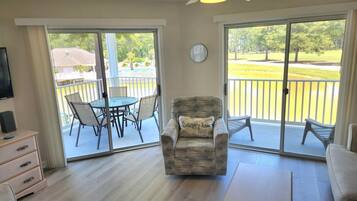 Villa, 2 Bedrooms | Living area
