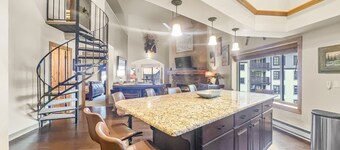 Be410 Bridge End Pet Friendly 3 Bedroom Condo by RedAwning