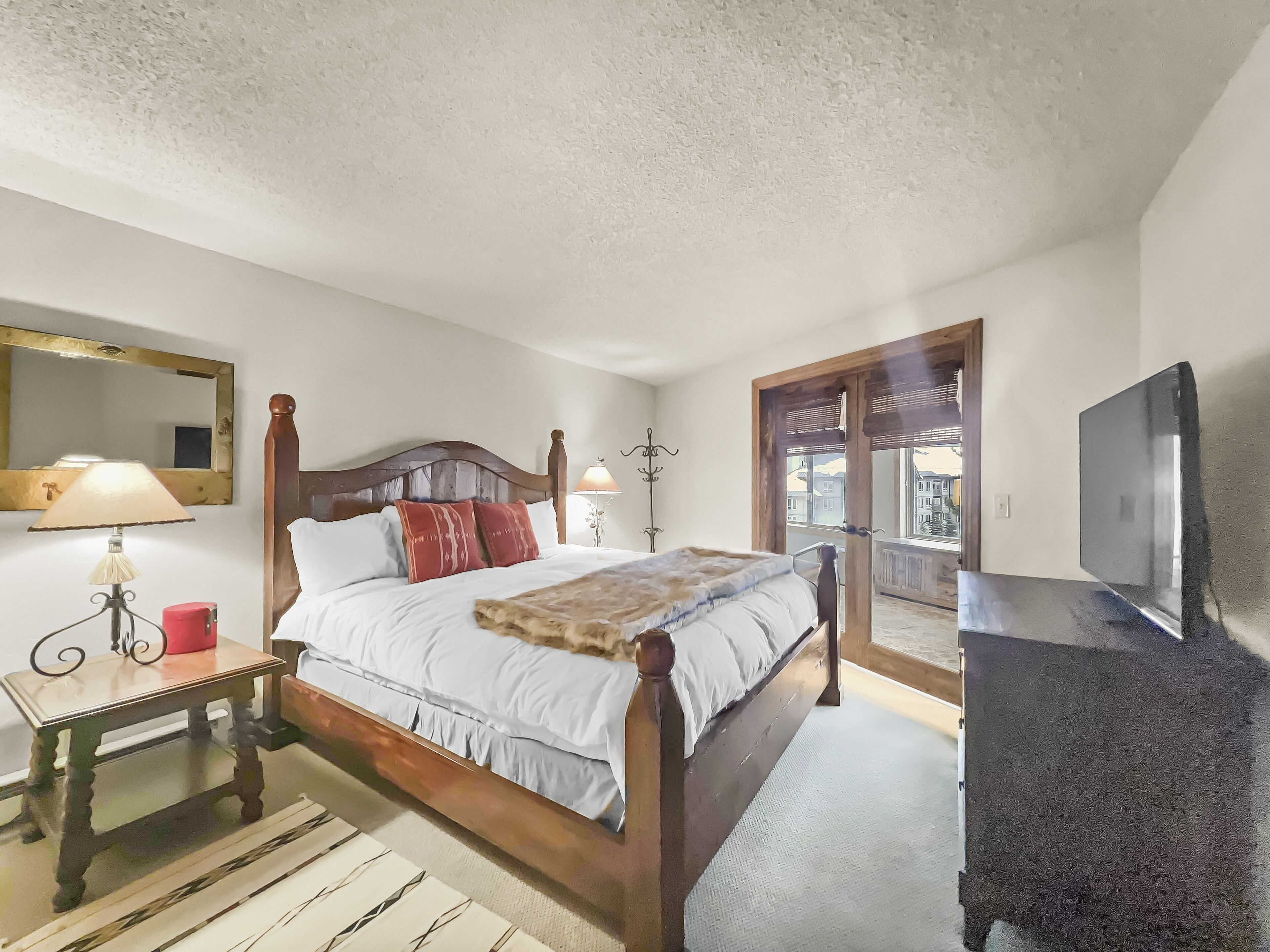 3 bedrooms, laptop workspace, iron/ironing board, free WiFi